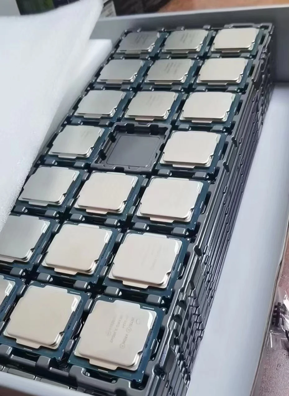Процесор Xeon E-2226G SRF7F 6 ядра 6 нишки 12 MB кеш-памет от 3,4 Ghz основна честота LGA1151 за сървърна дънна платка чипсет C240 . ' - ' . 1
