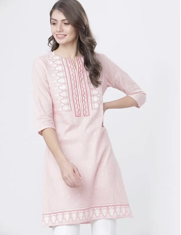 Дамски дрехи от чист памук в индийския национален стил, топ със средна дължина, с кръгло деколте и принтом . ' - ' . 0