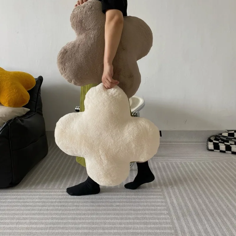 50 см Скандинавски проста възглавница във формата на цвете мека мебел въздушна Възглавница за домашен интериор играчка Плюшен подарък Идва с шарени и маркировка . ' - ' . 0