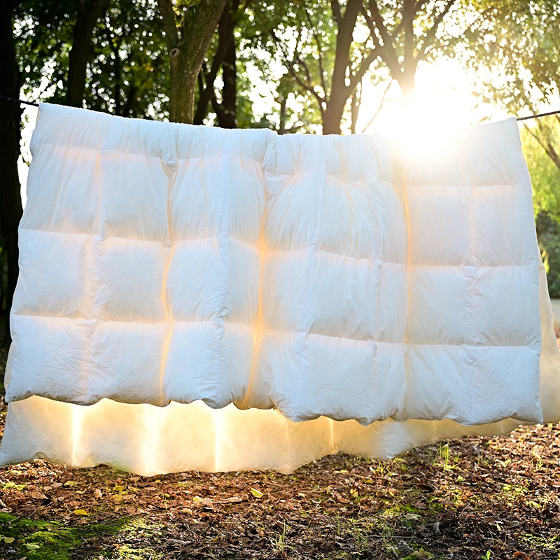 Бяло Пушистое одеяло от естествени растителни влакна Four Seasons Duvet с стегаными завивки . ' - ' . 1