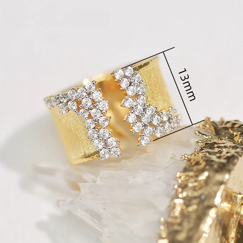 Съвременно Луксозно пръстен с кубическим цирконием златен цвят за жени, модерен пръстен на пръста с широка панделка, дамски бижута стил OL, годежен пръстен . ' - ' . 4