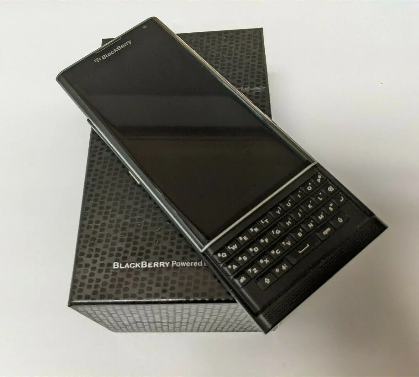 Оригинален отключени мобилен телефон BlackBerry Priv 32 GB ROM, 3 GB RAM, 18-мегапикселова мобилна камера, GPS, смартфон със сензорен екран, 1 година Гаранция . ' - ' . 4