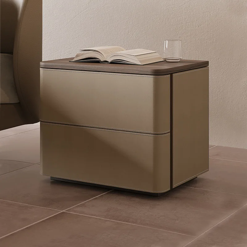 Мебели за спалня Италиански висококачествен минималистичен нощни шкаф модерен шкаф от кожата на седлото, шкаф за съхранение на зърно орех . ' - ' . 1