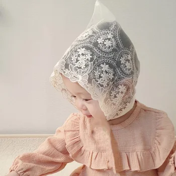 Лейси капачка за малки момичета, Есента 2023, Нов Корейски Реквизит за снимки на Новородени, Цвете шапчица, Детска Принцеса, Бели Памучни шапки 0-18 м