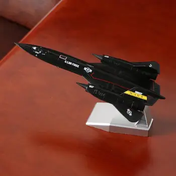Мащаб 1/144 1A Самолет-разузнавач Blackbird, монолитен под налягане играчка с метална стойка