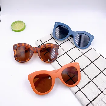 Модерни слънчеви очила, детски мат рамки, слънчеви очила с UV400, градинска картина, тенденцията за очила