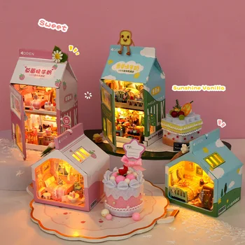 Направи си сам Дървена Мини-торта Ягодово мляко Casa Куклени Къщи Миниатюрен строителен комплект С мебели Светлина Куклена къща, Играчки за възрастни Подарък